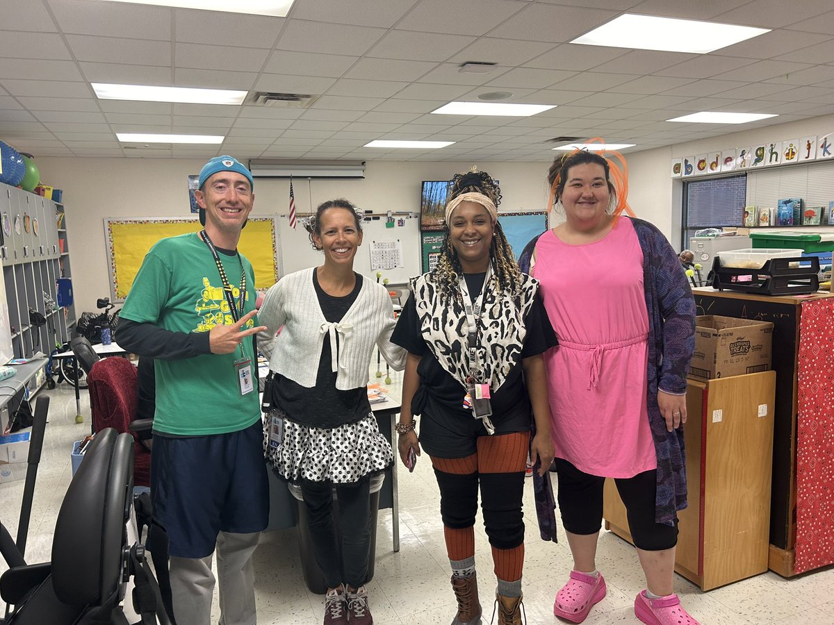 PathwaysPE's tweet photo. Just another day at Pathways.. 😂
Welcome Ms. Hamby!!!
@KristinMattison 
@OrangeCoSchools 
@Pathways_Stars https://t.co/lu5ytYm6wc