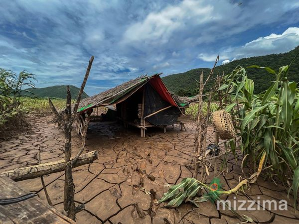 MizzimaNews's tweet photo. ရေဘေးသင့် ကရင်နီစစ်ရှောင်များအတွက် စားသောက်ကုန်နှင့် မိုးကာများ CRTF ထောက်ပံ့
#ရေဘေးသင့်
#ကရင်နီစစ်ရှောင်
#CRTF
Website Link >>https://t.co/CIdCozrIIm https://t.co/Q5c2m6yYNN