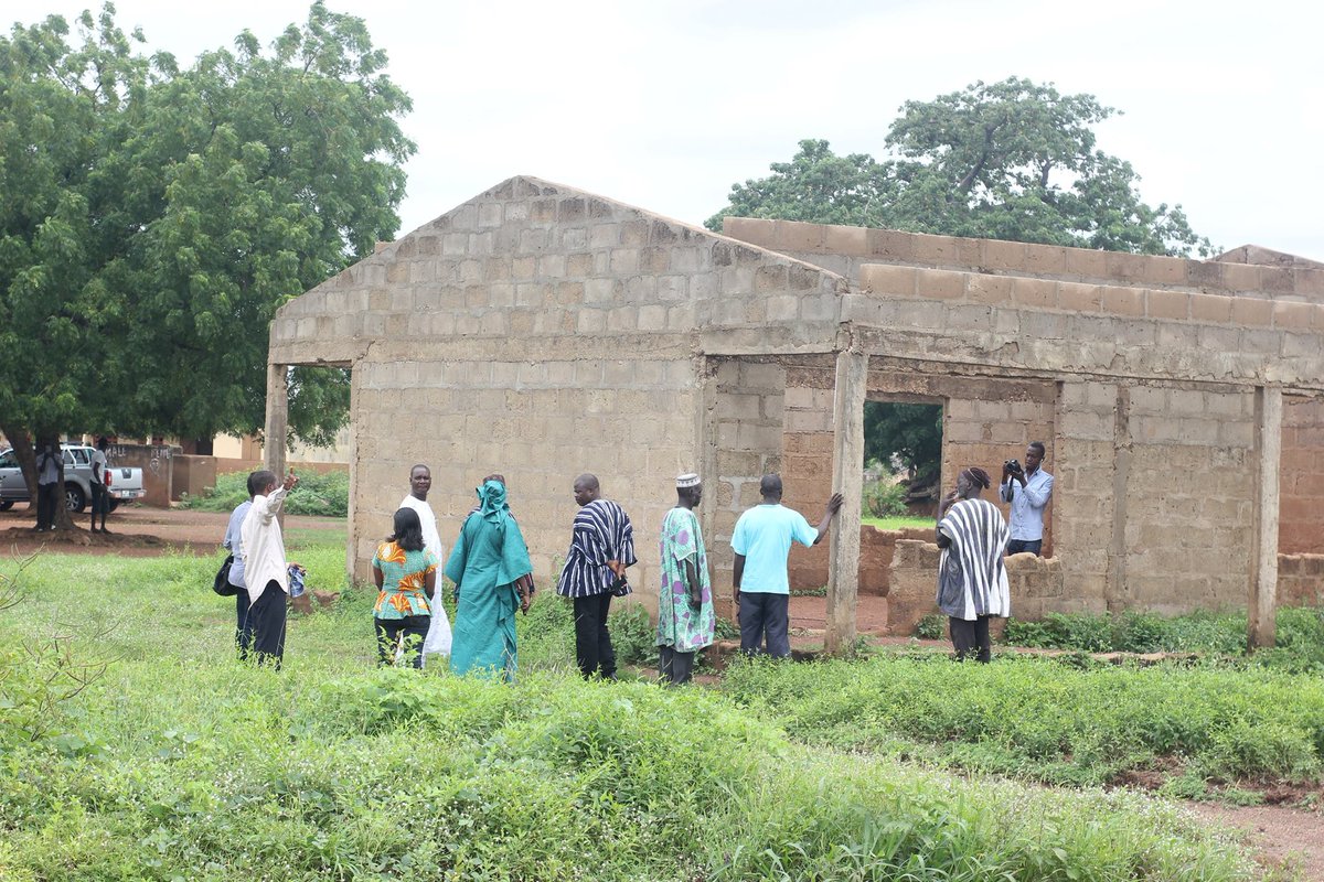 foto4_change's tweet photo. August 18,2017, ActionAid Ghana donated 100 bags of cement to the PTA of Zagyuri St. Matthew Primary School as part of the Foto4Change fundraising initiative. Proceeds from the event have also covered the purchase of sea sand, gravel, and other essential materials for the project https://t.co/6TOGky7Lyv