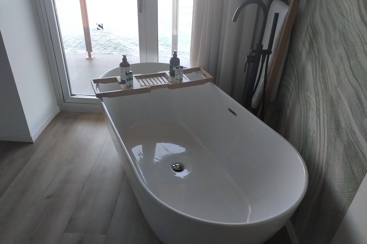 Ezra Pound tweet media