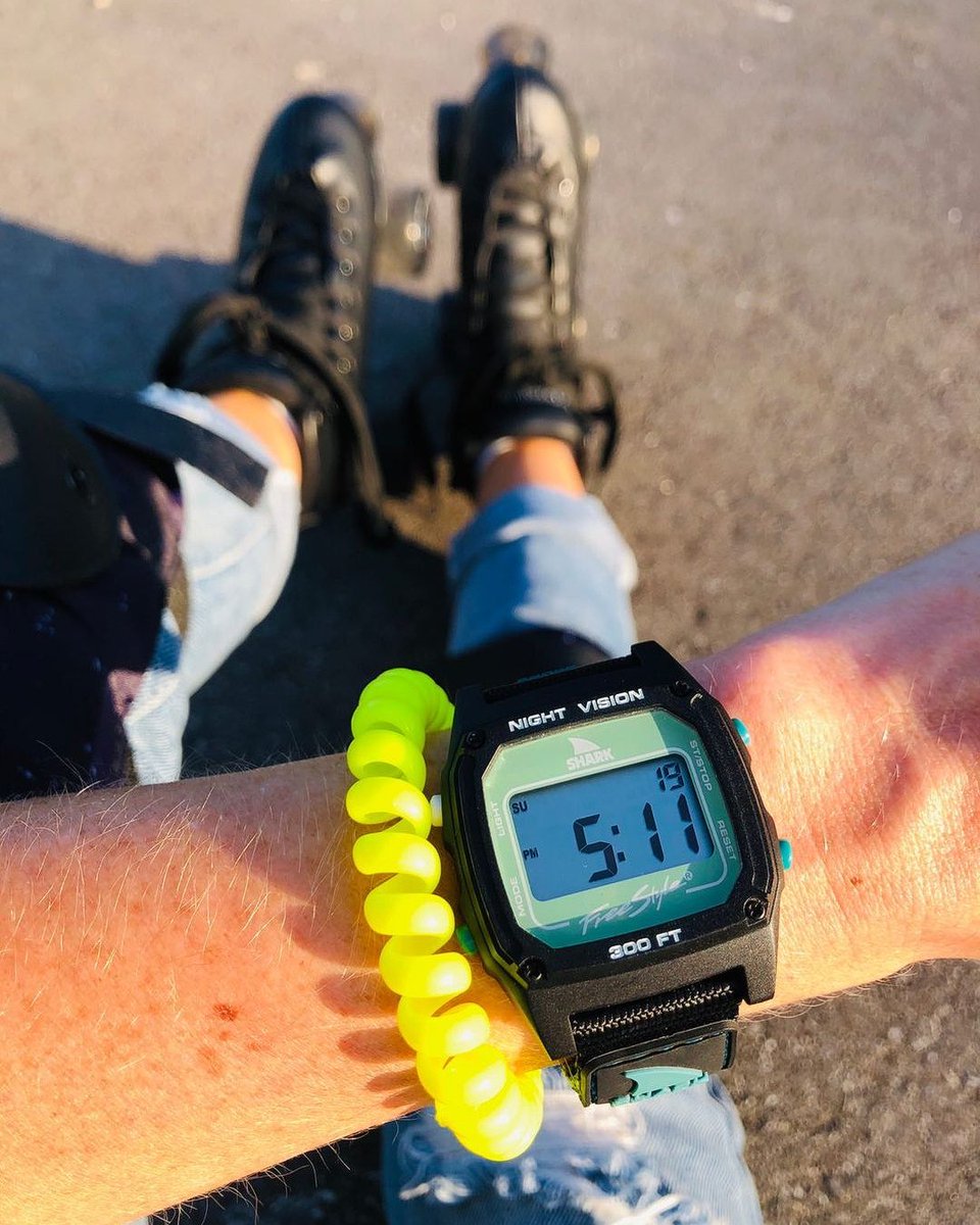 freestyle_watch's tweet photo. Rolling through the day with the #SharkWatch Black Fin on deck! 🌊🛼#rollerskating #rollergirl #rollerderby #skating #rollerskaters #watchdaily #surfwatch #watchpics #watchlove #watchshot #watchgram   https://t.co/Nl9dId9q1k https://t.co/Ai83Wr6v88