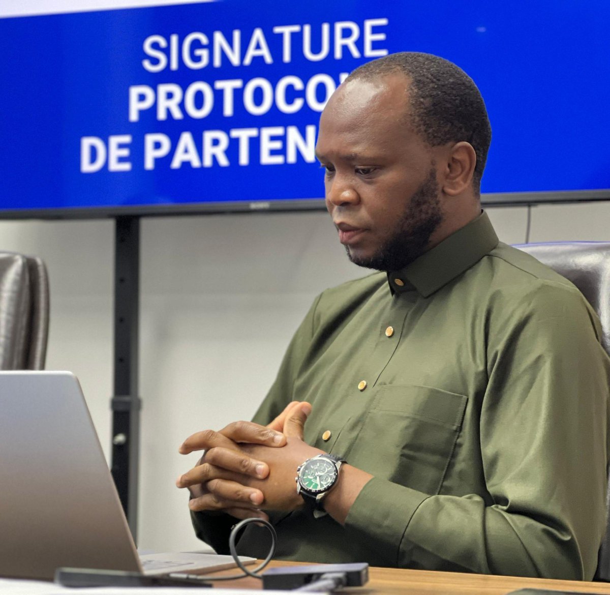 Colombe_academy's tweet photo. Nous sommes ravis de partager un moment clé pour la Colombe Academy of Technology (CAT). Aujourd’hui marque le début d’un partenariat stratégique avec Humanis Interim, un acteur majeur dans le domaine de l’intérim et de l’insertion professionnelle. https://t.co/OI47oz9NYm