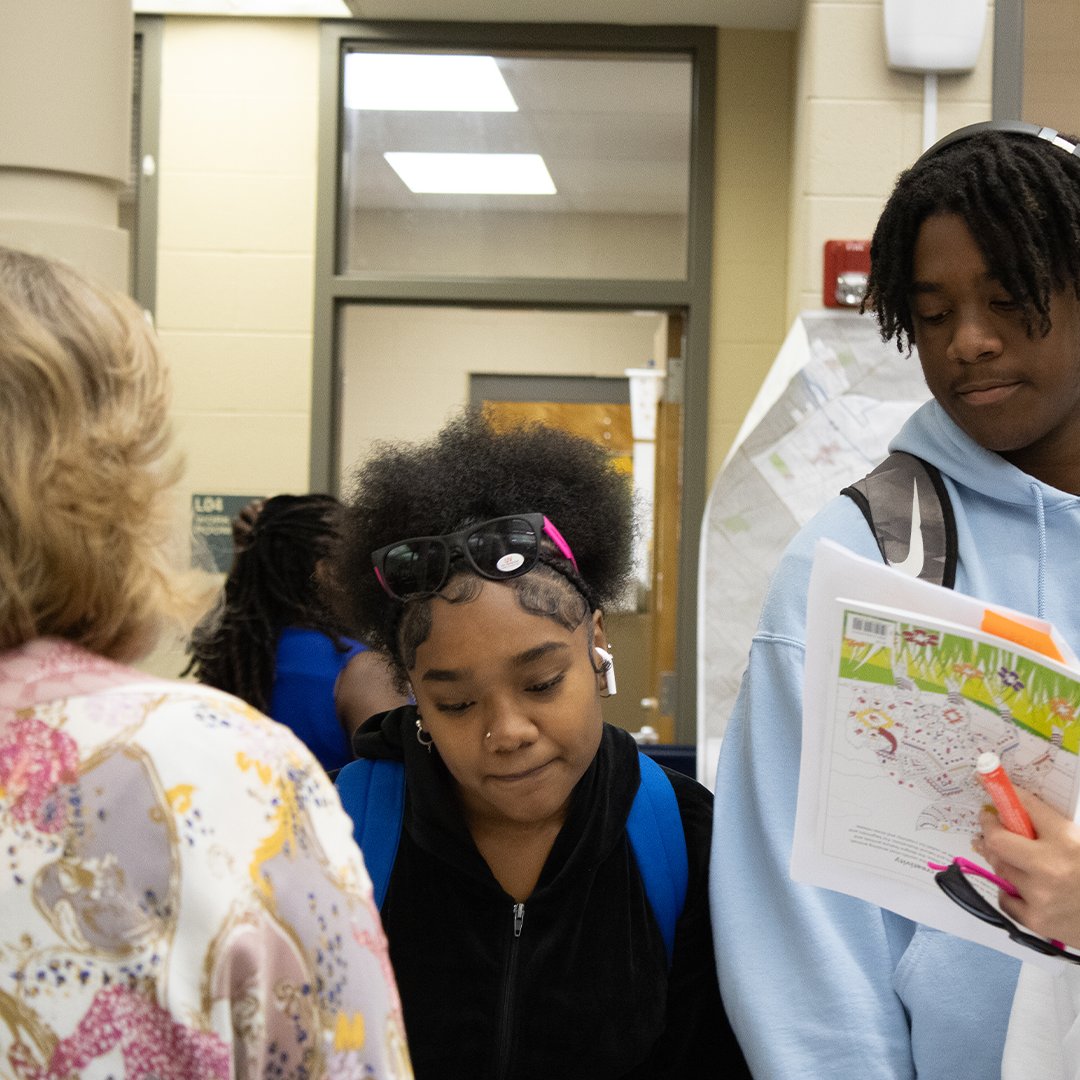✅ Seniors in Bryan Station High's social studies class interacted with nearly 40 community partners today during the Civics Expo to gather information and inspiration for their Local Government unit projects.