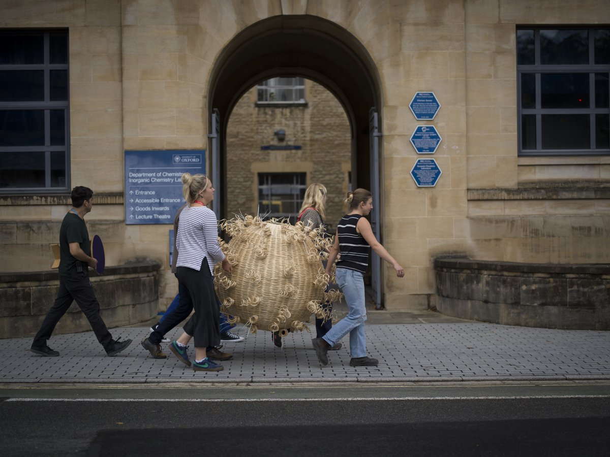 UniofOxford's tweet image. NEW: A major art installation featuring dramatically upscaled bacteria, viruses and a parasite has launched at Oxford University’s Museum of Natural History to celebrate 30 years of vaccine development at the @OxfordVacGroup - tackling some of the world’s most deadly diseases 🦠