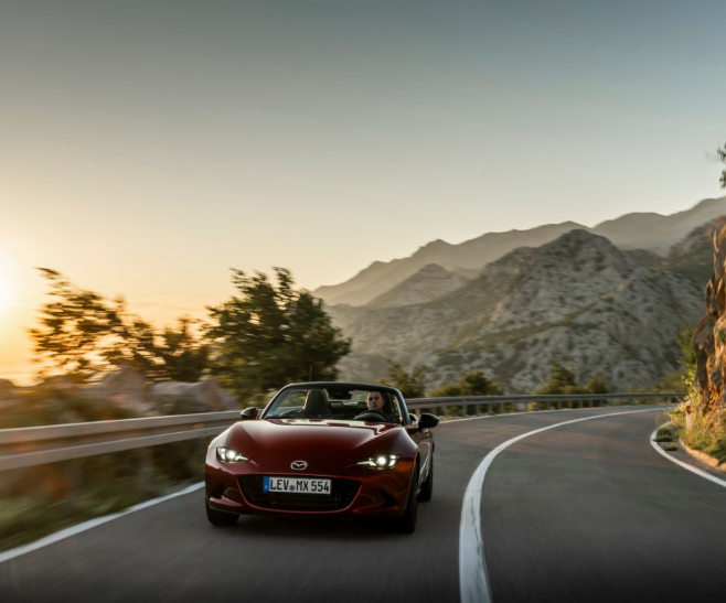 GilAutomocion's tweet photo. #Mazda #MX5, la conducción descapotable que mereces para este nuevo curso.  ✨🚗

Agilidad y equilibrio, son dos claves que combinan muy bien con los logros que vas a conseguir a su lado. 🤩

#FelizJueves #GilAutomoción #Alcalá #torrejón #coches #ExperienciaDeConducción https://t.co/Kzaxczckrq