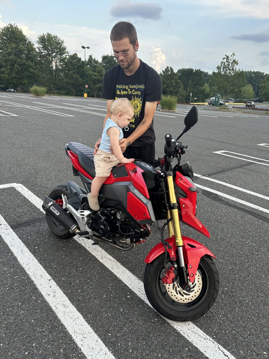fevsoo's tweet photo. yeah im back from the dead (im disappearing for another year after posting this bc twitter sucks) 

but BIKES‼️‼️‼️💯💯💯
featuring my nephew on both ofc bc i WILL BE the cool aunt. https://t.co/IrykAR8xY3