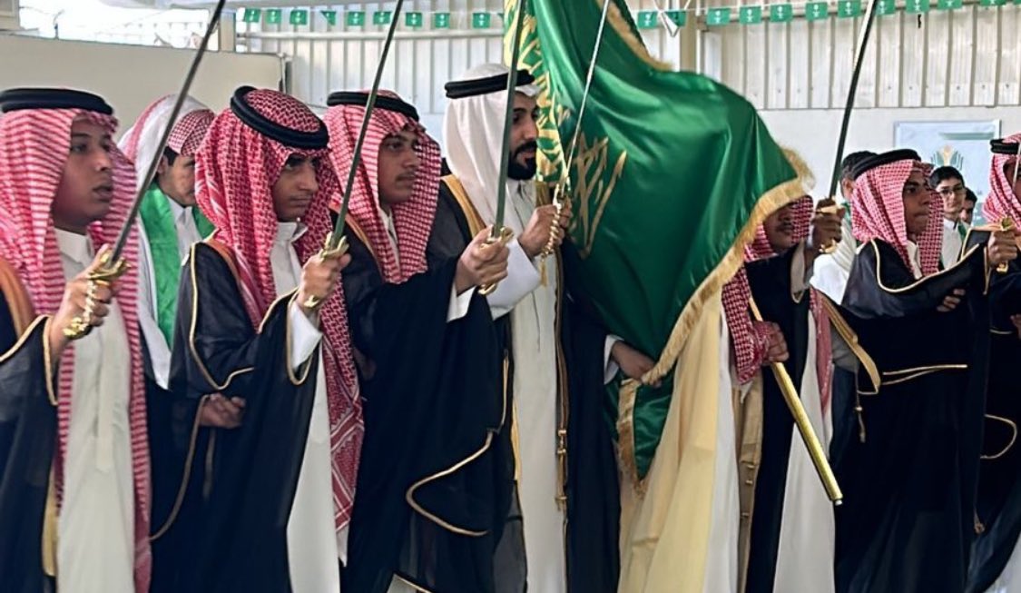 iss_edu_hm's tweet photo. حلمنا العلياء ..
في وطن تعانق إنجازاته عنان السماء.
#اليوم_الوطني_السعودي_94 
#نحلم_ونحقق https://t.co/uwwyg4OaWw