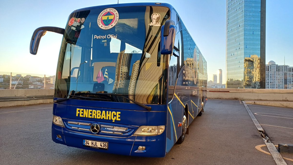 trendbaski's tweet photo. Araç giydirme 💛💙
#YaşaFenerbahçe https://t.co/bHi66tPfBl