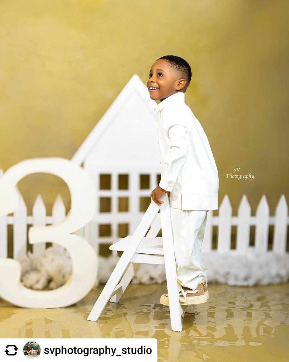 Pete_Backdrops's tweet photo. Photo by SV Photography 
Backdrop by yours truly @Pete_Backdrops 🎨🖌

#verydarkman #mrjollof #vdm #falz
#bobrisky https://t.co/gkoWlRPlOS