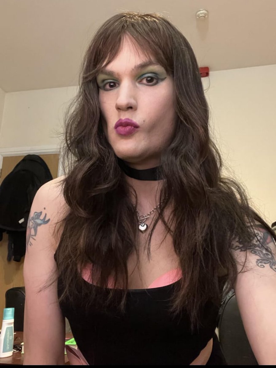 The Gynokadin bottle in the background🙈😂
#Trans #HRT #diyhrt