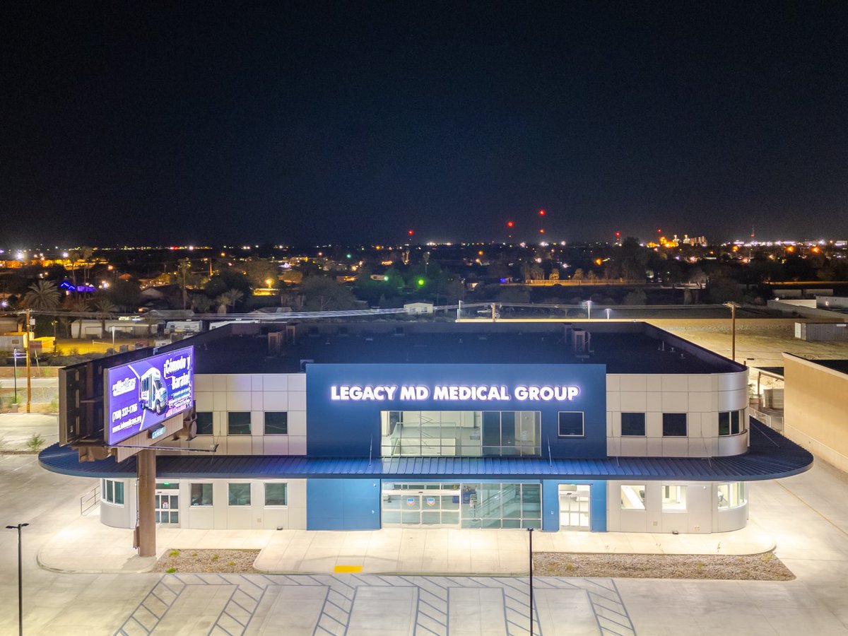 LaminatorsInc's tweet image. Project Spotlight on Legacy MD Medical Group in El Centro, CA!

17,500 sq. ft. of Omega-Lite® and Omega CI® installed in our 1-Pc., Tight-Fit Molding system.
When quality and performance matter, choose Laminators Inc.!

#ACM #ACMcladding #architecture #laminatorsinc