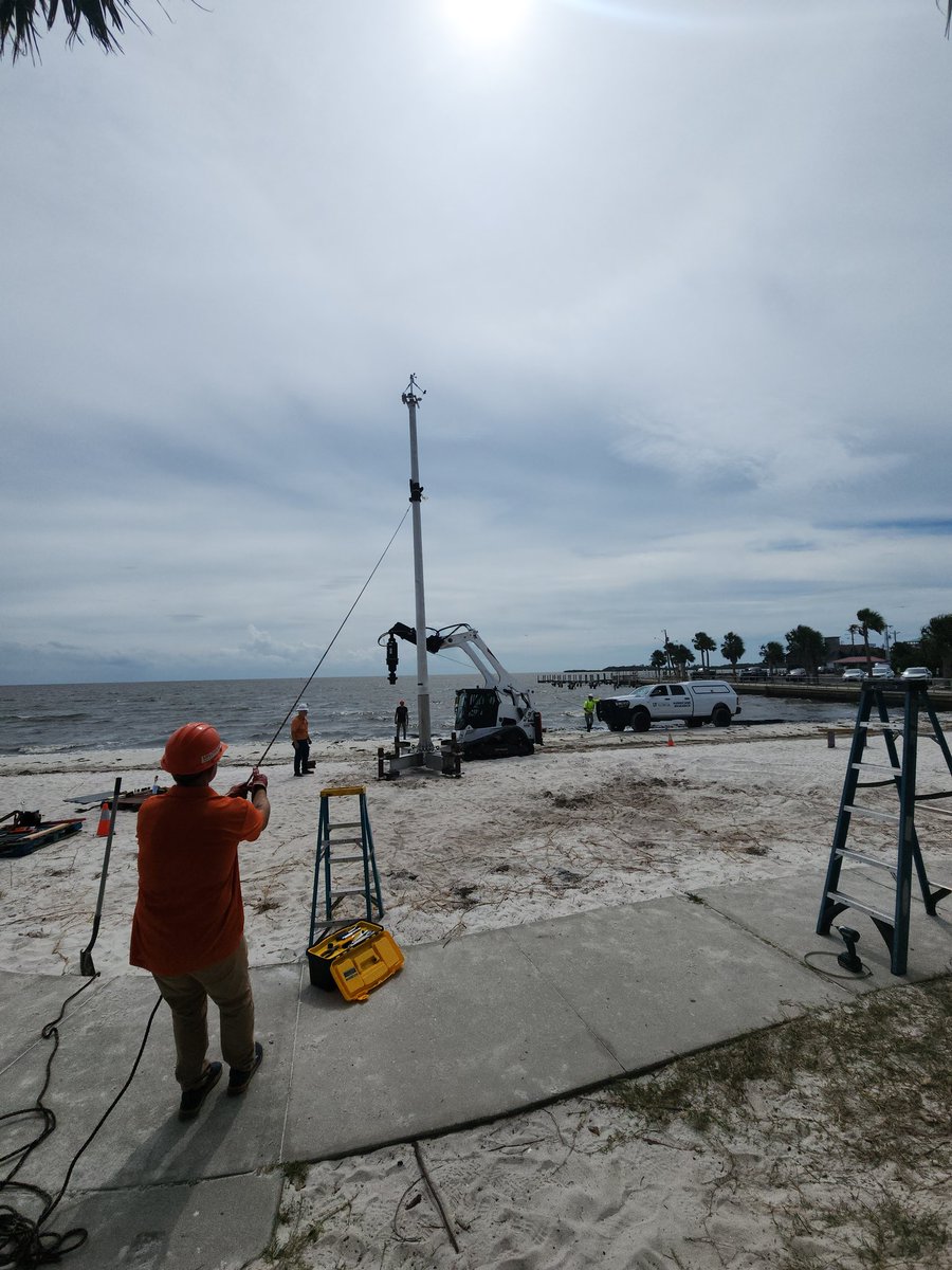 This marks the 1st EVER deployment of a Sentinel tower on a beach (Cedar Key, FL) before a hurricane. HUGE credit to the team at Univ of Florida (&amp; many others across the USA) who put in years of work to make this happen! What a milestone! 👏👏👏

#HurricaneHelene #neer