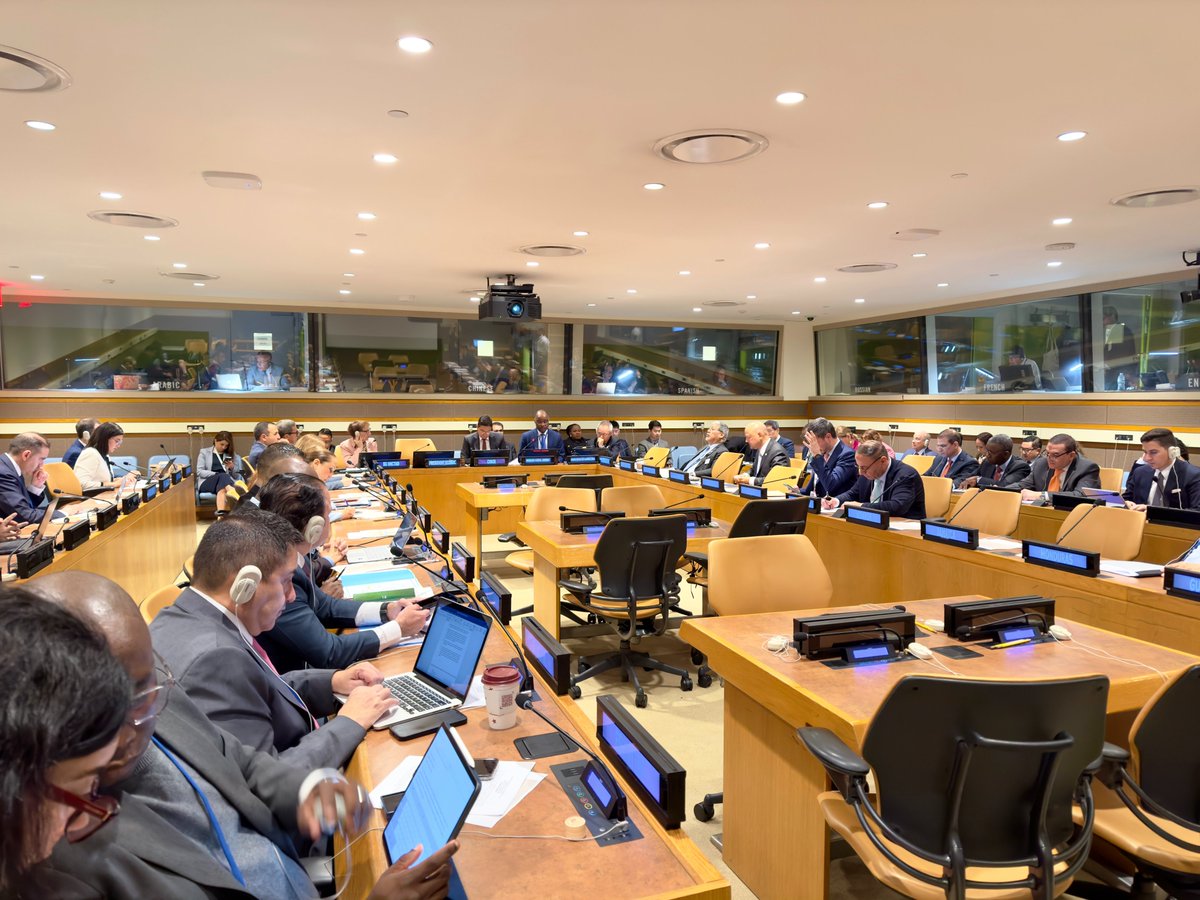 ECA_OFFICIAL's tweet photo. #USG @claverGatete at meeting of the Like-Minded Group for #MiddleIncomeCountries, discussing pathways to overcome challenges to sust dev't. "Africa’s MICs,home to 40% of continent’s poor (abt 200M people in 2022),struggle to meet #SDGs like #SDG1 on eradicating poverty" #UNGA79 https://t.co/G8FjAuNBLA