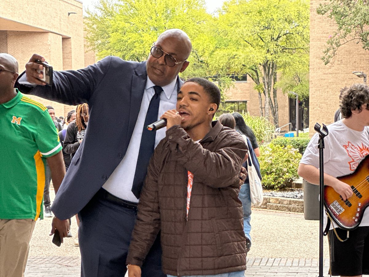 Nobody brings everyone together like <a href="/dallascollegetx/">Dallas College</a> Cedar Valley Campus president Dr. Joe Seabrooks. It's always exciting to see students and the community come together!