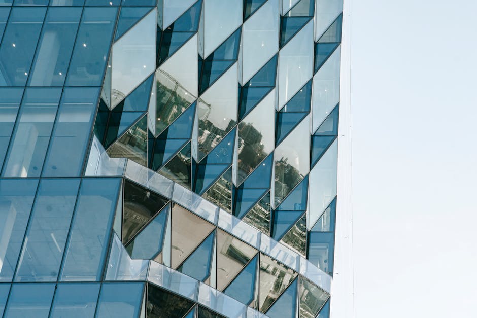 aaaglasstint's tweet photo. Looking to upgrade your commercial space with window film? Here are some tips to help you choose the right one: consider your specific needs (privacy, UV protection, branding), research different types of films, and consult with a professional. #CommercialDesign  #AAAGlassTint https://t.co/rYdJSKfrXs