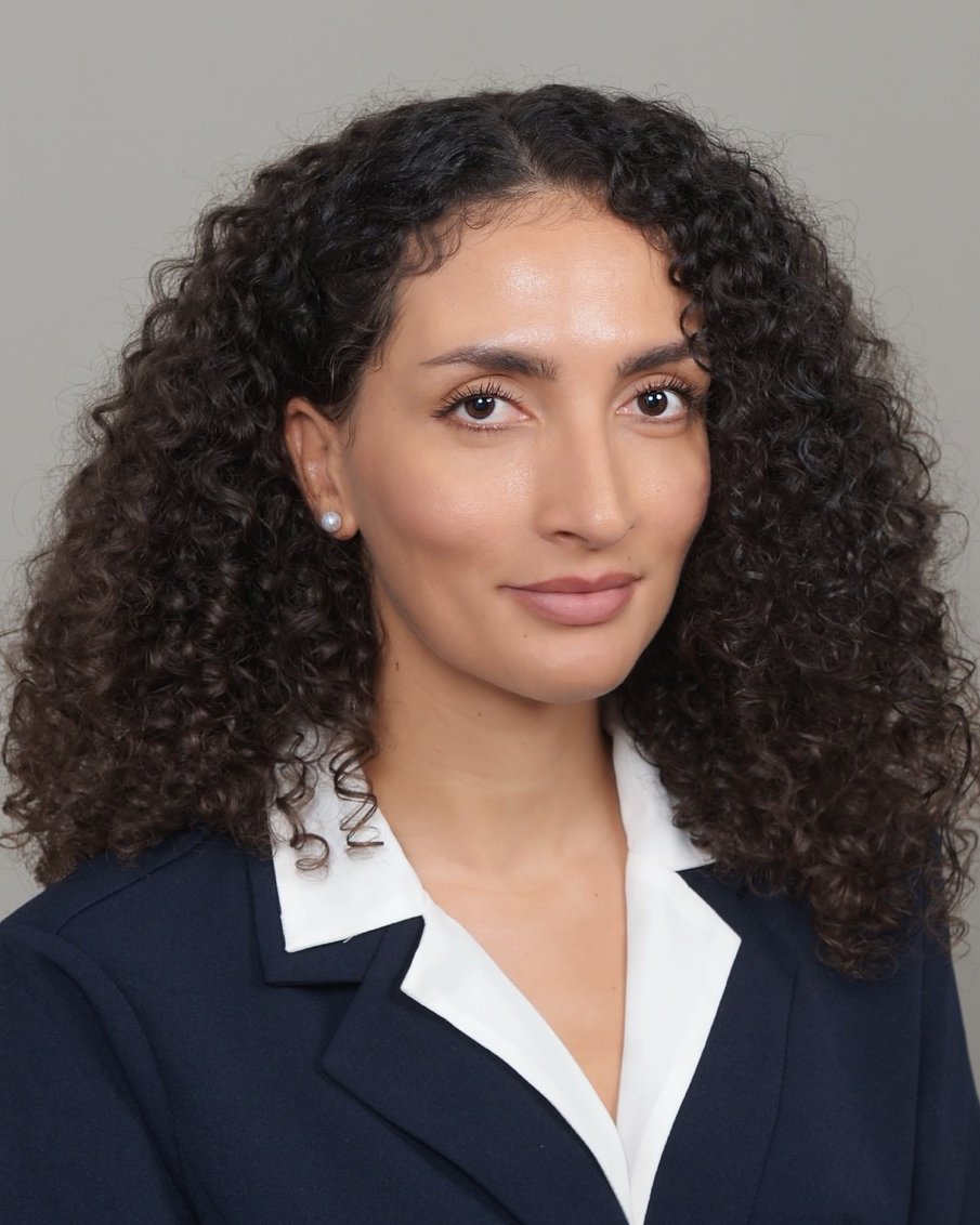 _SabrinaMarina_'s tweet photo. Hi everyone! I'm Sabrina and I am so excited to be applying to #internalmedicineresidency for #ERAS2025 
#Match2025 #InternalMedicine 
Best of luck to everyone!
AAMC ID:  16110794 https://t.co/yEppvFaOfu