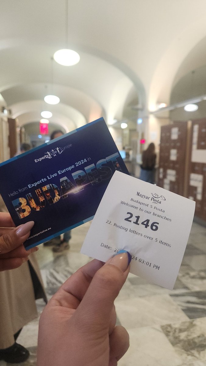 ✉ The team has brought hundreds of #postcards to the post office today - to find their way via mail 📮 to your loved ones!

Let us know when they've arrived and pin 📍 your country! 

#ExpertsLiveEU #ELEU24 #ShareTheLove 💙 #AroundTheWorld #CommunityLuv