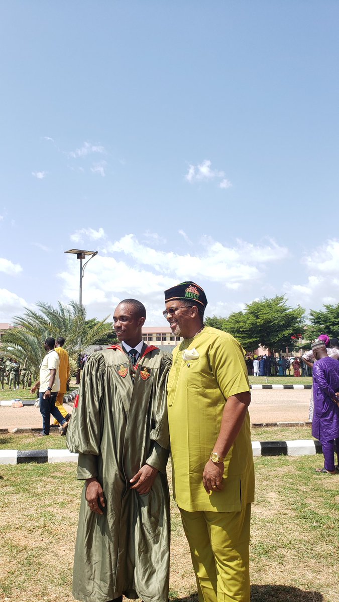 ekom9's tweet photo. Congratulations Son. God made this  day possible. To Him alone be the Glory. https://t.co/SEiA9cr6yp