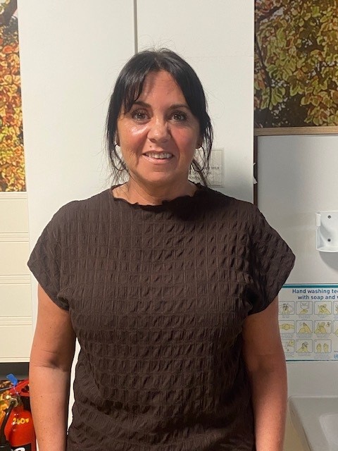 Llongyfarchiadau! Enillydd cyntaf ein 'Gwobr Gwirfoddolwr y Flwyddyn' yw Sharon Harvey-Lewis. #UBAYCGwobrauStaff2024  <a href="/BaeAbertaweGIG/">Bae Abertawe GIG</a> <a href="/SBUHB_Awards/">Swansea Bay UHB Awards</a>