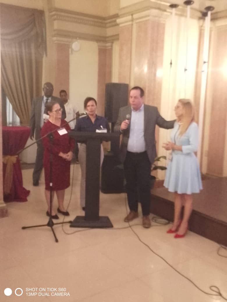 🇨🇺Con la presencia del Ministro de Salud Pública de Cuba <a href="/japortalmiranda/">José Angel Portal Miranda</a> se desarrolla hoy el Congreso de Pediatría. 
🩺 Más de 300 delegados de todo el país debaten sobre los logros y retos de la salud infantil cubana🇨🇺, una prioridad para el <a href="/MINSAPCuba/">Ministerio de Salud Pública de Cuba</a>.

#CubaPorLaVida