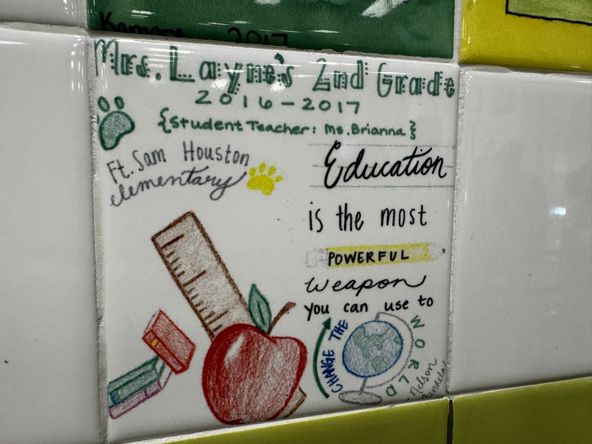 EDpiper's tweet photo. The #culture is strong at @FSHISD elem school 👏👏👏 #LTASB25 @tasbnews @BraxAttax95 @DrGbates #edpiper #txed #edtech #k12 https://t.co/ea55XzqQTV