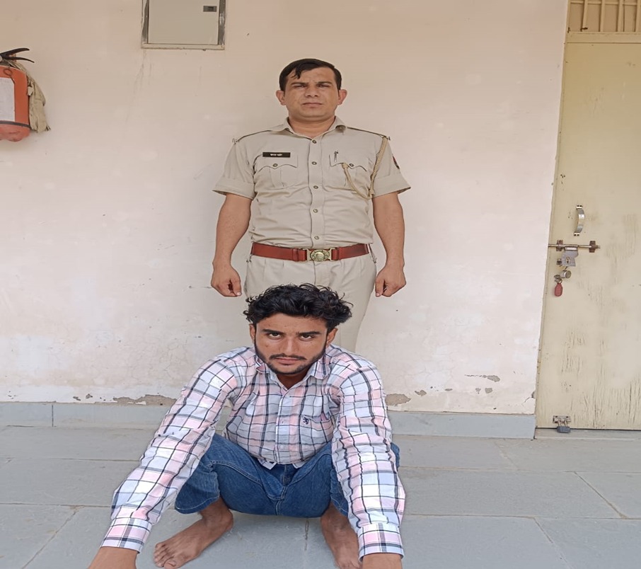 Khoh Police Deeg (@pskhoh_deeg) on Twitter photo पुलिस अधीक्षक #डीग राजेश कुमार मीना के निर्देशन मे थाना #खोह पुलिस की ऑपरेशन एंटीवायरस के तहत साइबर ठगों के विरूद्ध कार्यवाही
02 माह से फरार चल रहा 01 सायबर आरोपी अल्ताफ अली पुत्र अली मौहम्मद जाति मेव उम्र 20 साल निवासी पाडला थाना खोह जिला डीग गिरफ्तार
<a href="/DeegPolice/">Deeg Police</a> पुलिस अधीक्षक #डीग राजेश कुमार मीना के निर्देशन मे थाना #खोह पुलिस की ऑपरेशन एंटीवायरस के तहत साइबर ठगों के विरूद्ध कार्यवाही
02 माह से फरार चल रहा 01 सायबर आरोपी अल्ताफ अली पुत्र अली मौहम्मद जाति मेव उम्र 20 साल निवासी पाडला थाना खोह जिला डीग गिरफ्तार
<a href="/DeegPolice/">Deeg Police</a>