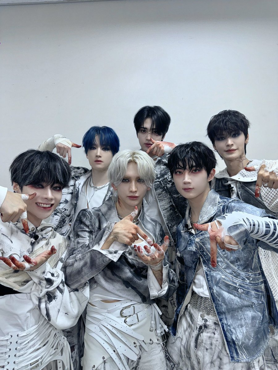 [📸TEMPIC]

24.09.26 #로드투킹덤

육각형 올라운더 TEMPEST 무대 보고 
핑핑 돌아버리겠지〰️🎵

넓은 스펙트럼 실력으로 증명한
템둥이들 기특하면 외쳐 템니악‼️

#TEMPEST #템페스트
#한빈 #형섭 #혁 #은찬 #LEW #태래
#ROADTOKINGDOM
#로드투킹덤_A #ROADTOKINGDOM_A