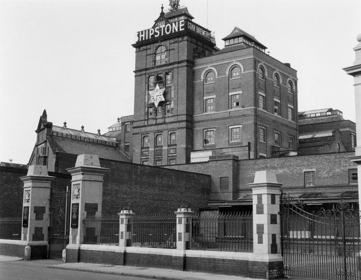 During the 1970s, 95% of the Nottingham workforce was employed by Raleigh, Boot's or Player's. The other 5% were involved in the production of Shipstone's or Home Ales, or mushy peas. There were no other jobs.