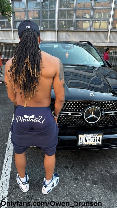 Watch Owen's leaked NSFW photo on TwXstars