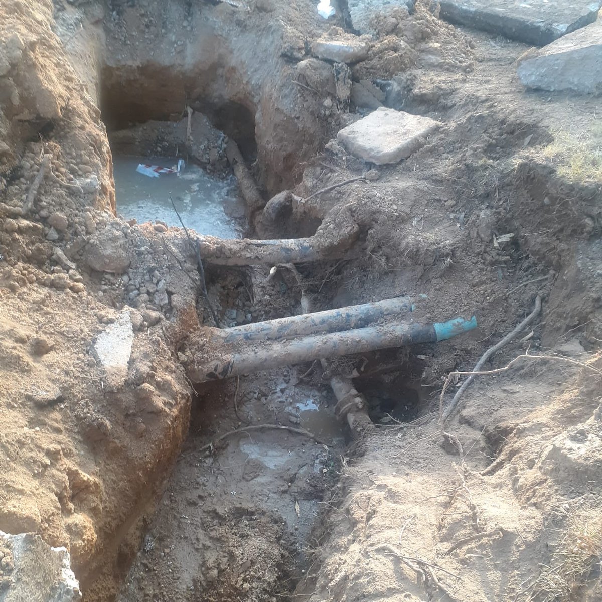 PreshielaS's tweet photo. @JHBWater @PresidencyZA @eNCA @ewnupdates this is what we have to contend with... can someone please give us an update... I am not interested in ' sorry for the inconvenience ' we need answers, ETA https://t.co/K2on3vvEYj