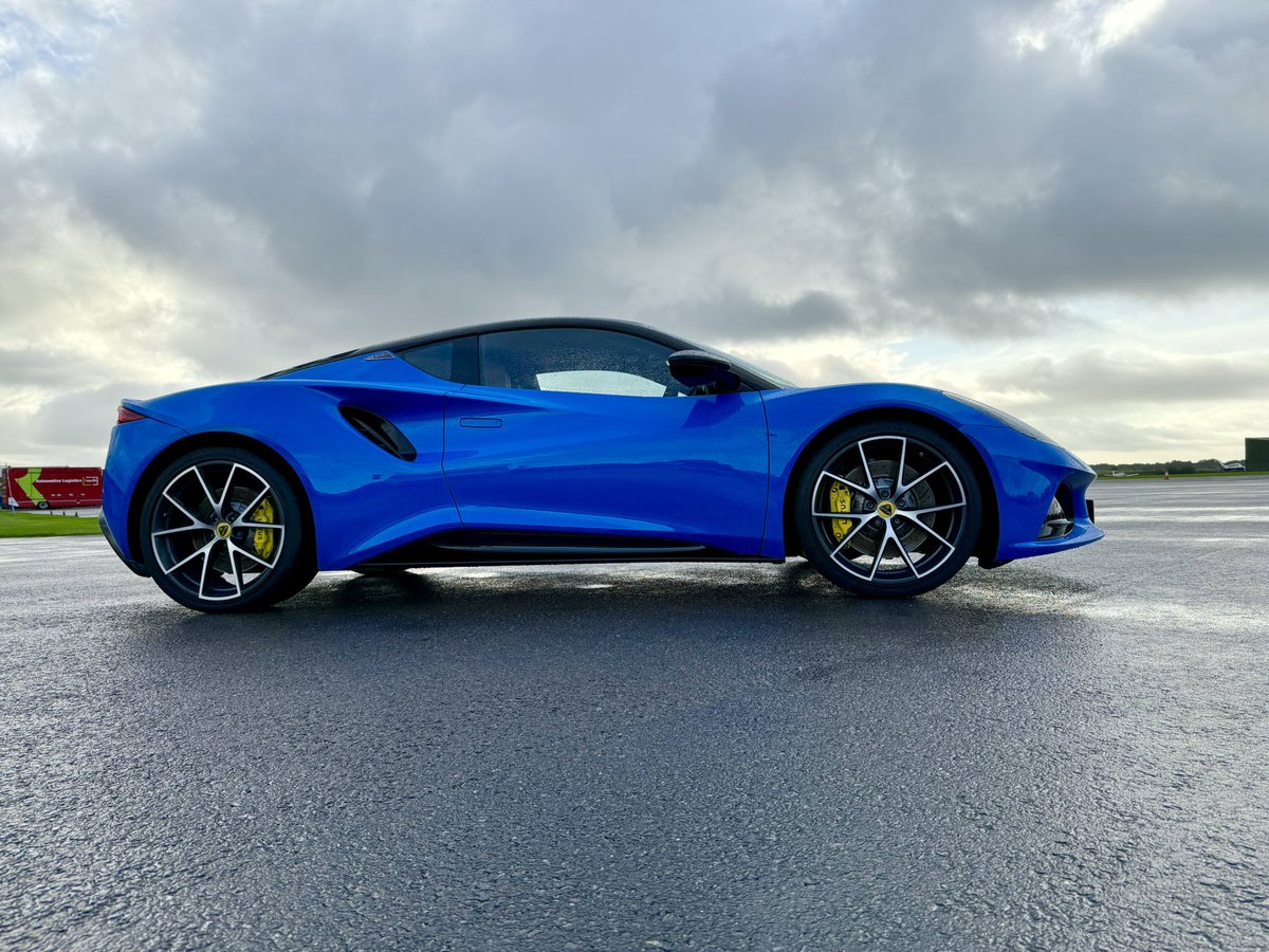 Tyler Heatley (@thecarbloke) on Twitter photo Today I spent some time with the <a href="/lotuscars/">Lotus Cars</a> Emira. A much more mature offering than its past sports cars, but that tactile Lotus DNA is still very much at its heart. A manual 3.5-litre supercharged V6 is also a very rare thing these days.
#cars #design #british Today I spent some time with the <a href="/lotuscars/">Lotus Cars</a> Emira. A much more mature offering than its past sports cars, but that tactile Lotus DNA is still very much at its heart. A manual 3.5-litre supercharged V6 is also a very rare thing these days.
#cars #design #british