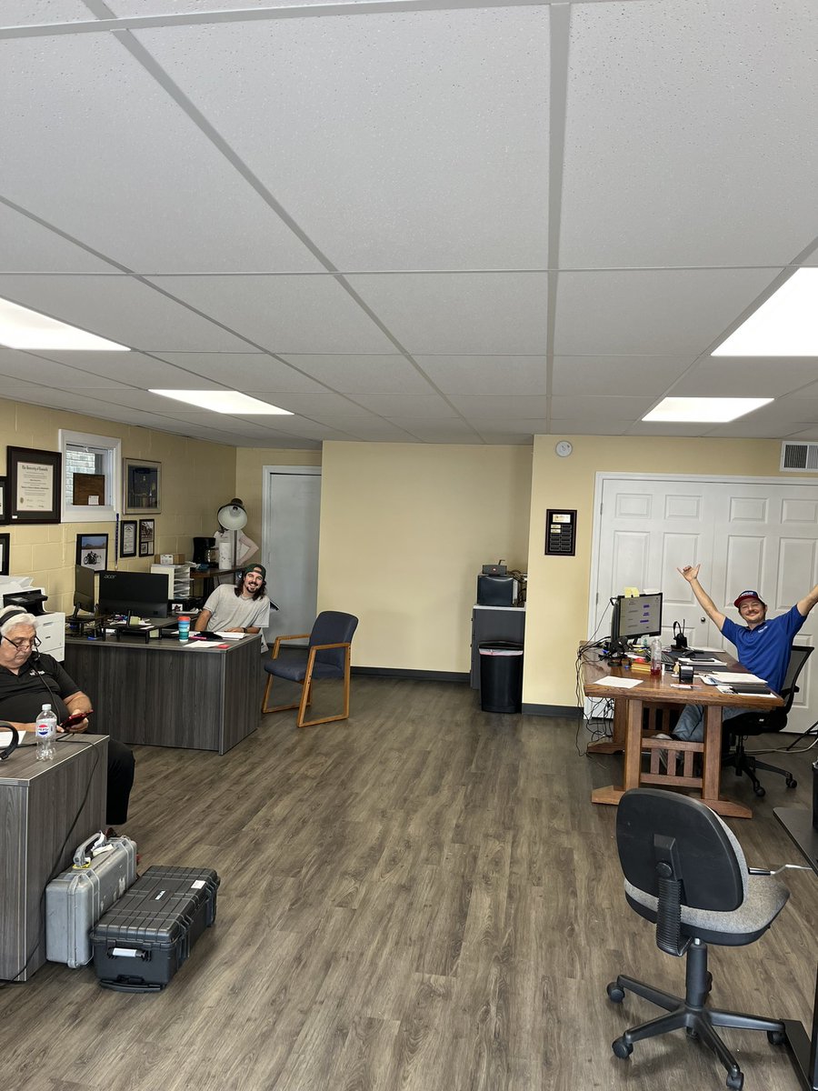 Touchdown 🏈 Thursday off and running on The V Show with <a href="/espnVshow/">Bob Valvano</a>:

HOF pbp voice for The Cards <a href="/paulnrogers1/">Paul Rogers</a> joins for the first two hours!

Coming to you live from KY Bred Insurance! 

Listen Live <a href="/ESPN680/">ESPN Louisville</a>