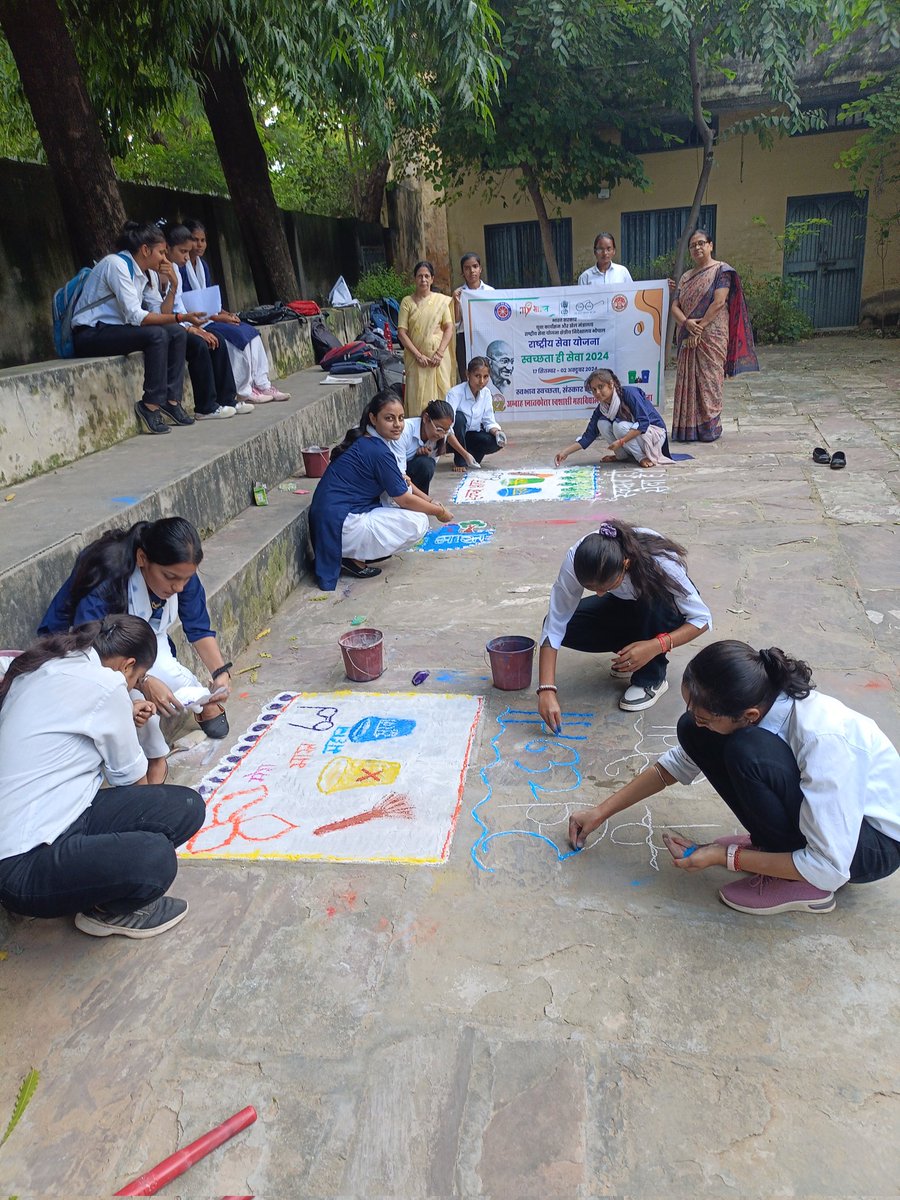 DoVallabha's tweet photo. स्वच्छता ही सेवा 2024 
रंगोली बनाती छात्राएं
PG COLLEGE AMBAH, MORENA
@SwachhbharatGov
@SwachhBharat
@MoHUA_India
@MoJSDDWS
@mansukhmandviya
@_NSSIndia
@YASMinistry
@ashokshrotinss
 @Rajkumarnss
@nssrdbhopal
#SHS2024 
#SwbhabSwachhata 
#SanskaarSwachhata 
#SwachhataKiSeva2024 https://t.co/mnk9xIAez1