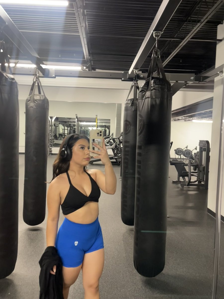 esmie0019's tweet photo. hehe getting back into the gym has been fun https://t.co/yUhQHWIe7s