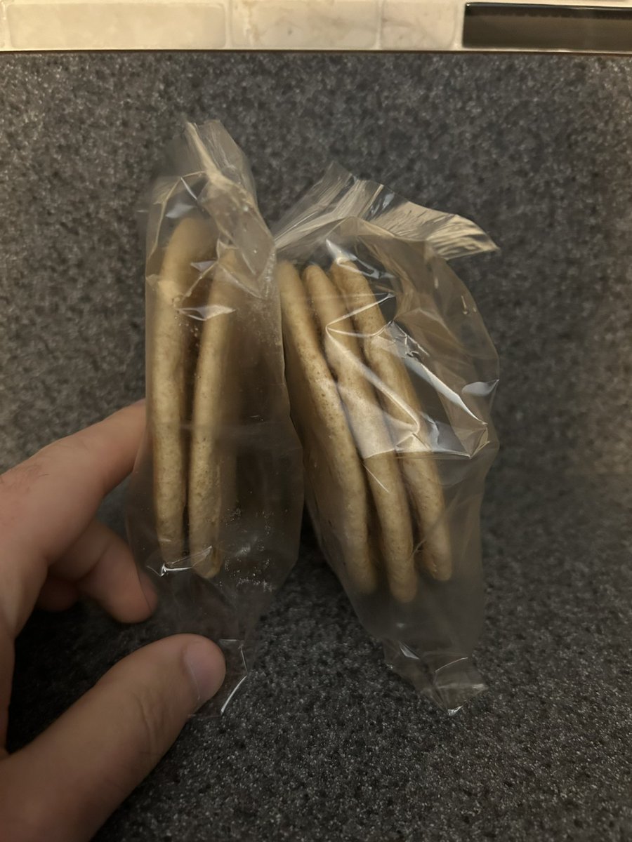 DanOIVinNYC's tweet image. @KodiakCakes what happened here? #missingone This is disappointing