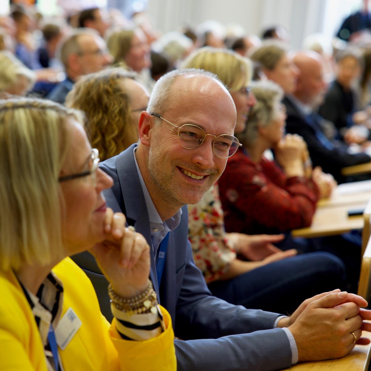 Er hat begonnen, der #DEGAM2024! Es ist, das lässt sich jetzt schon sagen, ein Kongress der Rekorde, der Neuerungen, der neuen Formate – und wie immer mit hoch konzentrierter und gleichzeitig familiär-herzlicher Stimmung. So darf's weitergehen... #DEGAM