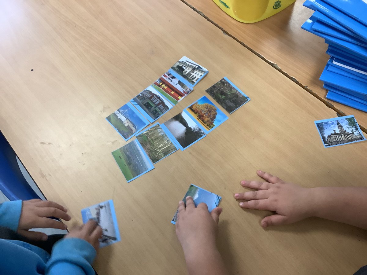 GaskellPrimary's tweet image. 1M sorted the human and physical features of our home town! @ExploreGaskell