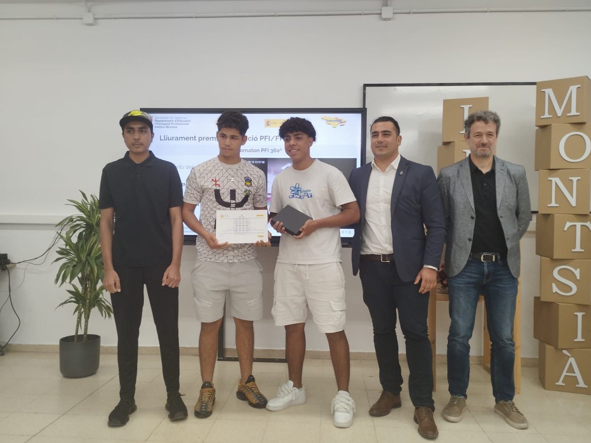 El vicepresident Guillem Carles i el conseller d'Educació Frank Pérez han assistit a la 4a edició dels Premis ImpulsFP, celebrats al Institut Montsià, en el marc dels Serveis Territorials de Terres de l'Ebre. Aquesta edició reconeix l'esforç i la innovació en el món de FP.
