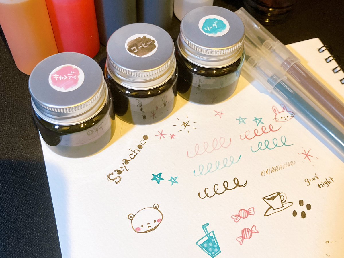 ここ数ヶ月ずぅっっと何も作って無かったのですが（娘の推しグッズは作ってた🤭）
やっと作ったものがあるので見て下さい！

ダイソーさんの『インク調合セット』で作ったオリジナルカラーのインクと細ペン🖋️
🩷🤎🩵
可愛いし楽しい
これは一生ペン自作したくなる

#ダイソー　
#インク沼