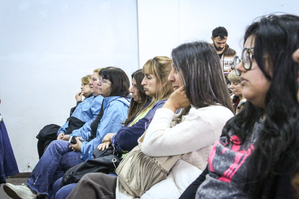 PoliticasPBA's tweet photo. En #Berisso ➡️ llevamos adelante este encuentro que busca modificar y adaptar normativas y políticas públicas a las diferentes áreas municipales, teniendo en cuenta a las personas con discapacidad, independientemente de su género o edad. https://t.co/EeZ5pvEayH