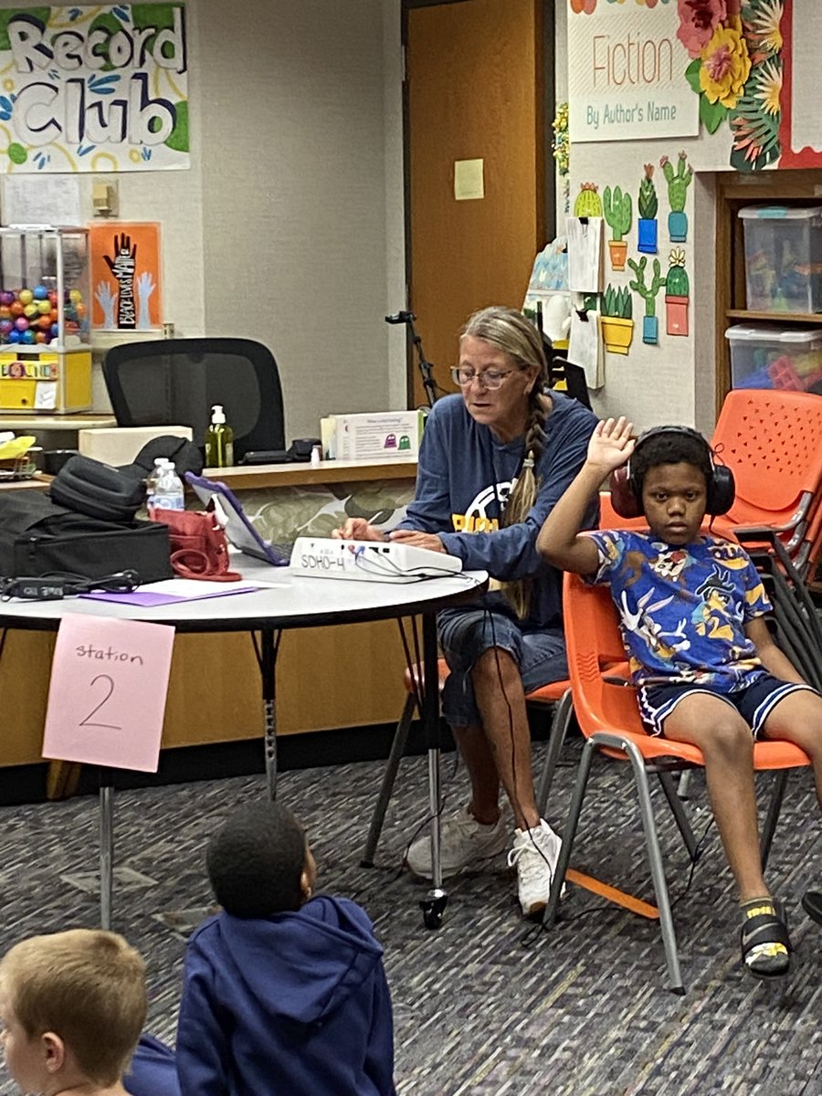 CyndyWebb00's tweet photo. Hearing screening day at NWE —shout out to the team from
MCHD for doing an amazing job as always!! @MrsWey10 @NorthWayneElem @DrLindaWatkins https://t.co/MQxEIr7l5D