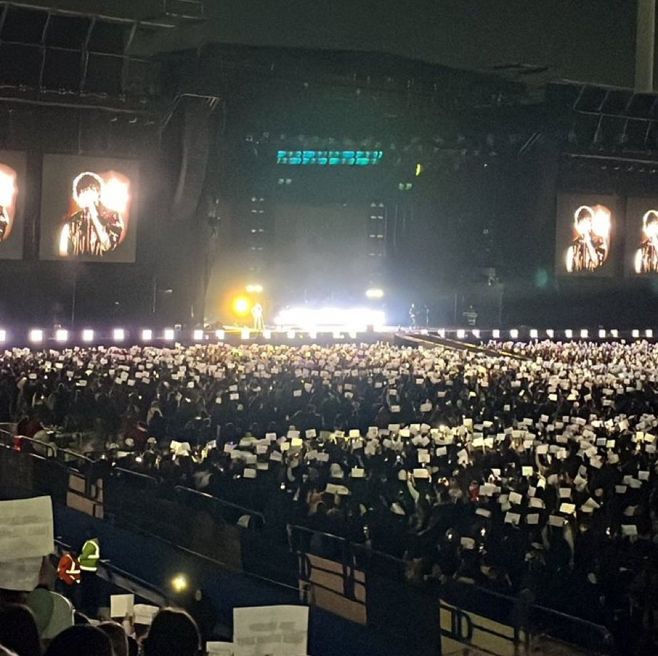 Louisargbot's tweet image. "This gig has made a real fucking impression on me, man" Louis Tomlinson. Buenos Aires 18 de mayo.