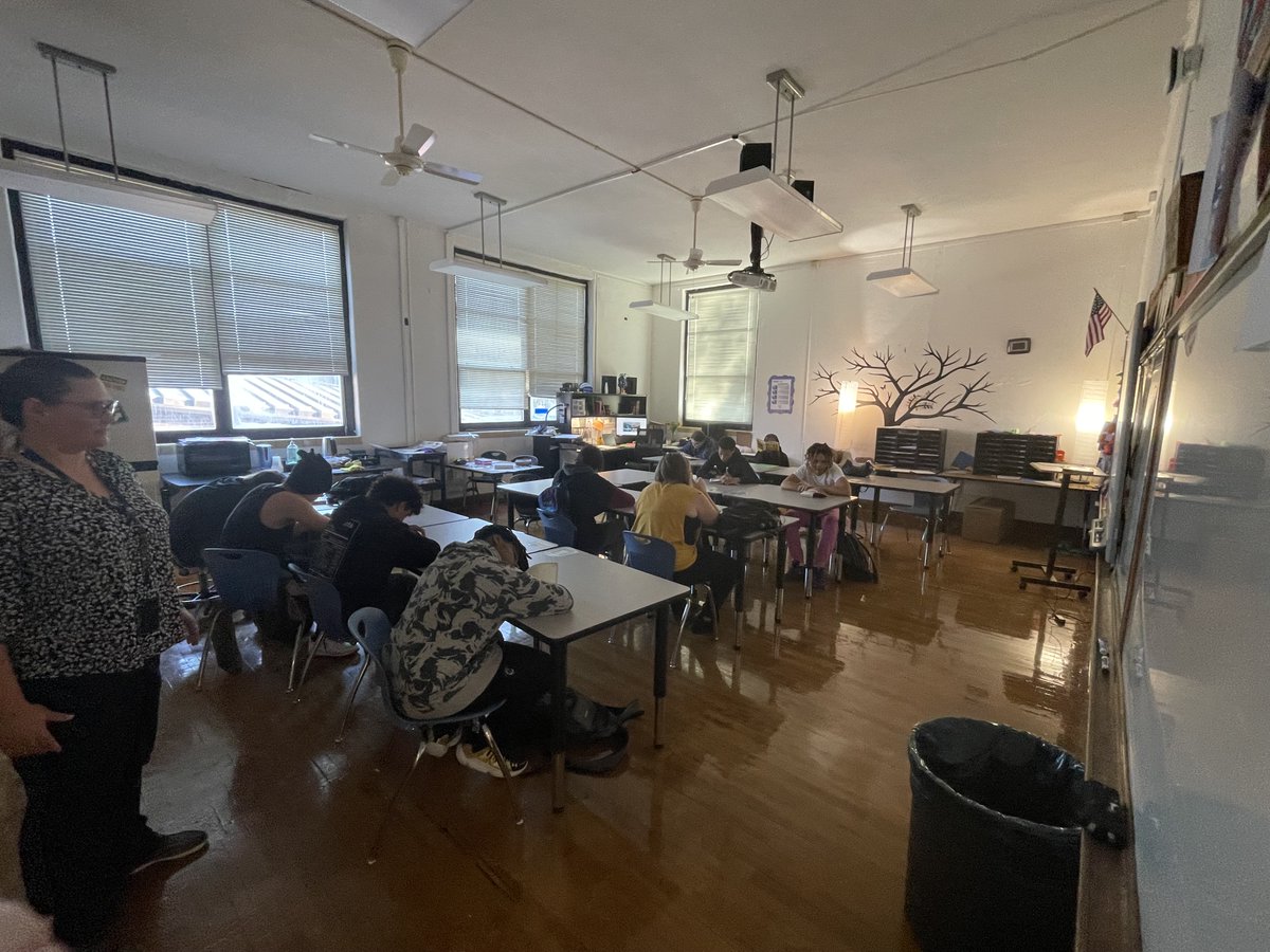 StudyAltCenter's tweet image. Today is Drop Everything and Read Day! Study students used their time in Advisory to do some reading! #spsreadtosucceed #YouBelong @officialSPS