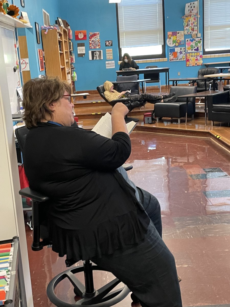 StudyAltCenter's tweet image. Today is Drop Everything and Read Day! Study students used their time in Advisory to do some reading! #spsreadtosucceed #YouBelong @officialSPS