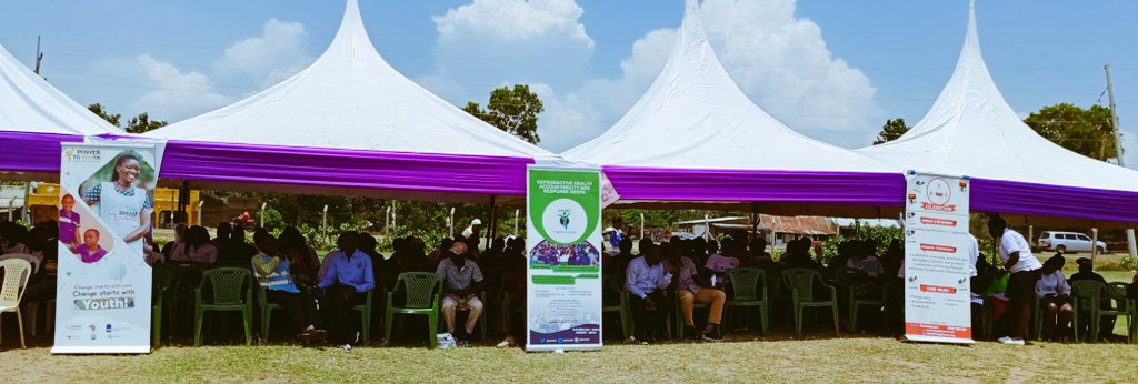 RHARK7's tweet photo. We have joined the world in celebration of #WorldContraceptionDay2024 #WorldContraceptionDay at Rarieda @of_siaya together with the community, state and non-state actors, #CSOs and partners, this is to show commitment in ensuring that the communities have appropriate information on #contraceptive, that the #AGYWs have the power in their hands to make choices on #contraceptive, and everyone should be guaranteed freedom to choose any type of contraceptive they prefer.
The commitment to make sure that the #MCH service are available at the different facilities and can be accessed with ease.
Through advocating for the right policies, interventions that promote information access and services delivery & uptake, Accountability 

@SiayaNetwork @TICAH_KE @Power2YouthKe @HennetKenya @CREAWKenya @Kmet_Kenya @MeTAKenya2018 @CAREinKenya @udi_initiative @YourAuntyJane @MOH_Kenya @equalvoices41 @fawekenya @KenyaSRHR