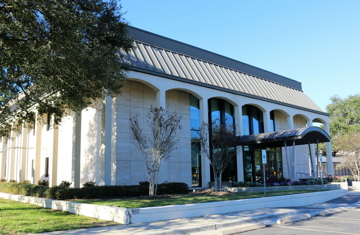 League City library will keep picture book inspired by drag in the children's section after vote dlvr.it/TDjYMw