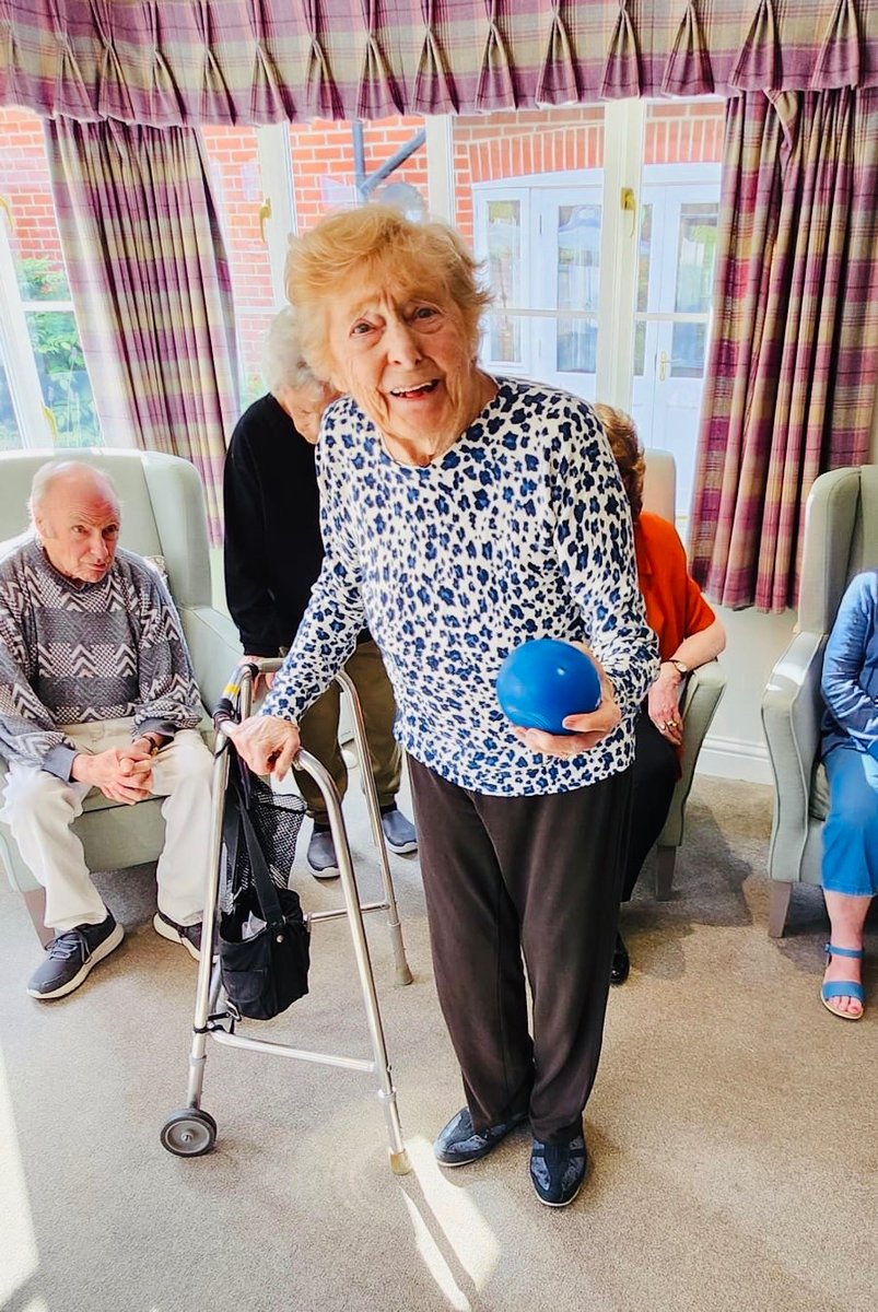 BlackbrookAH's tweet photo. Delightful blend of social interaction and light physical activity. Fun afternoon had by all @AnchorLaterLife @anchorzestwell1 #care #GameOn https://t.co/V7PHDgl6bh