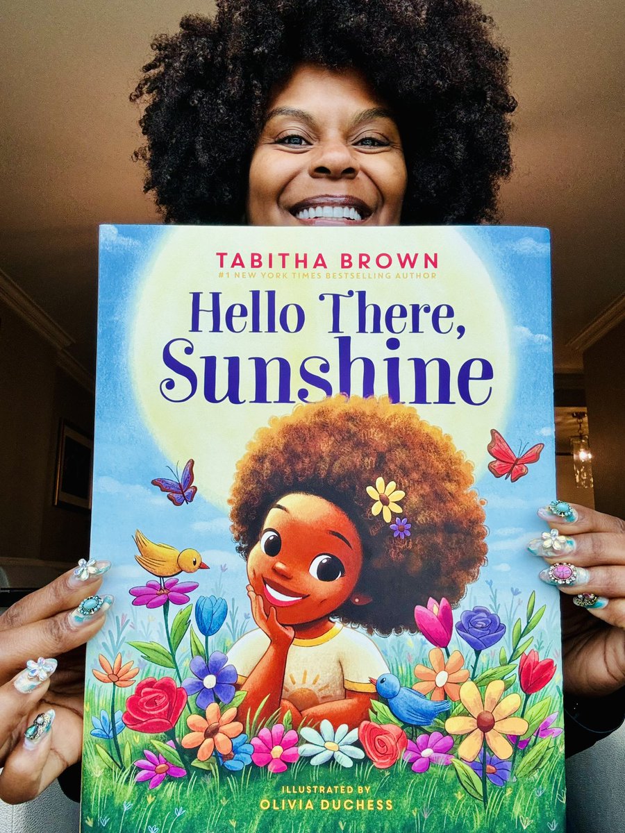 Tabitha Brown (@iamtabithabrown) on Twitter photo I wrote my first children’s book🎉!! Thank you <a href="/HarperChildrens/">HarperKids</a> ❤️
☀️Hello There Sunshine ☀️
🙌🏾OOHHH GOD I THANK YOU🙌🏾
Pre-order now
harpercollins.com/pages/tabithab… I wrote my first children’s book🎉!! Thank you <a href="/HarperChildrens/">HarperKids</a> ❤️
☀️Hello There Sunshine ☀️
🙌🏾OOHHH GOD I THANK YOU🙌🏾
Pre-order now
harpercollins.com/pages/tabithab…