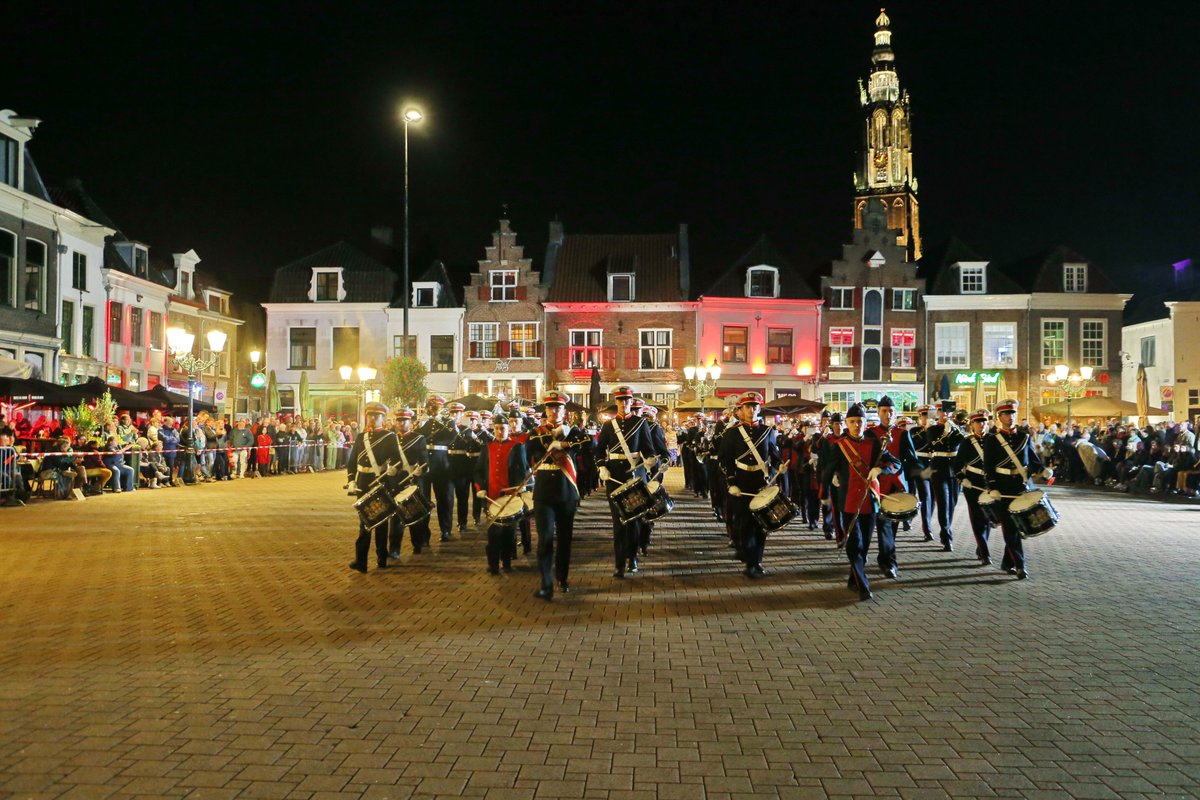 Groot Amateurfestival - en Taptoe Amersfoort, 14 september was een prachtige verenigingsdag. In de middag een optreden van het leerlingenorkest van Jong Juliana en in de avond Drum &amp; Dans en Juliana en Jong Juliana. Leden van het Concertorkest actief achter de schermen.