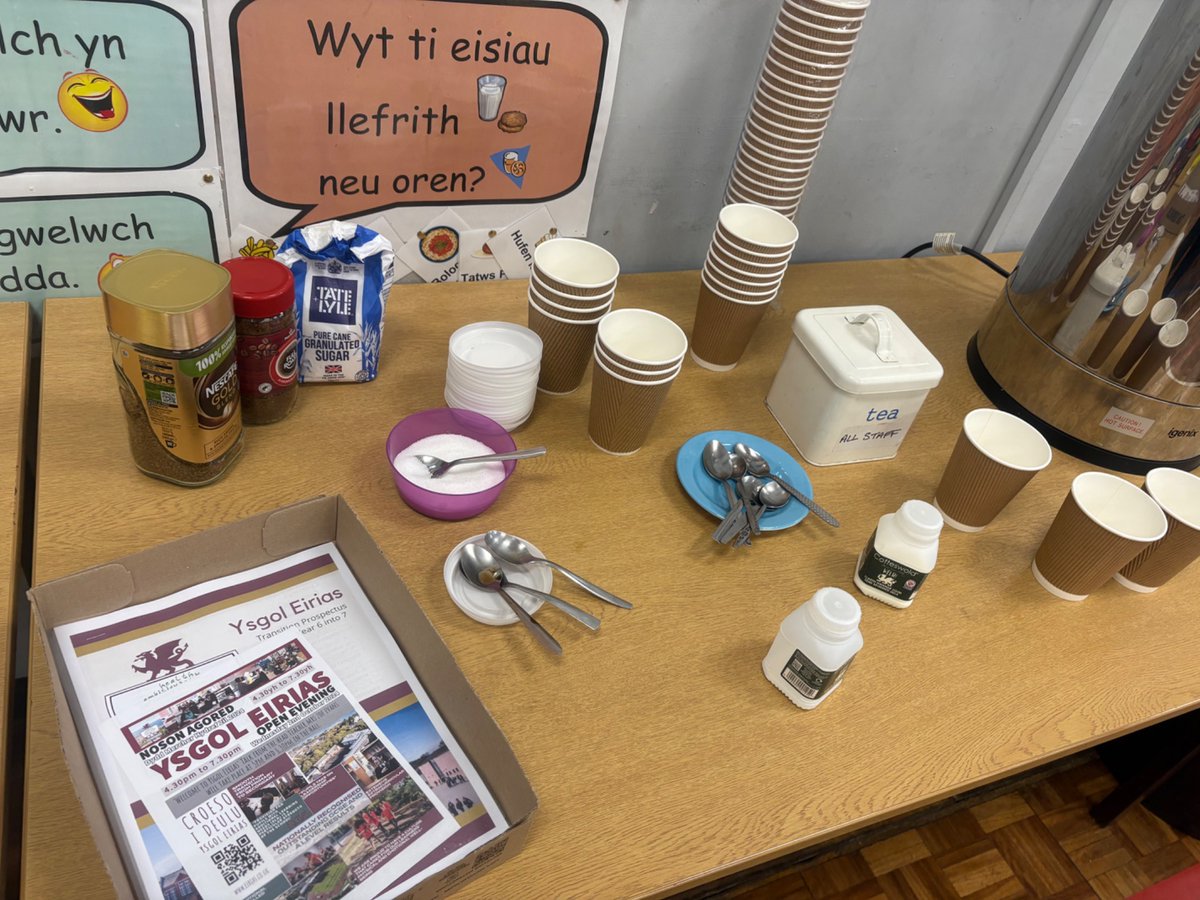 Ysgol Nant y Groes (@ysgolnantygroes) on Twitter photo Diolch
<a href="/Eirias/">Ysgol Eirias</a>
for coming to talk to Blwyddyn 5&6 about this year’s #transition activities. Lots of great questions! We enjoyed welcoming our Blwyddyn 7 friends back too 🙂 Thanks for chatting to parents afterwards as well 👍 Diolch
<a href="/Eirias/">Ysgol Eirias</a>
for coming to talk to Blwyddyn 5&6 about this year’s #transition activities. Lots of great questions! We enjoyed welcoming our Blwyddyn 7 friends back too 🙂 Thanks for chatting to parents afterwards as well 👍
